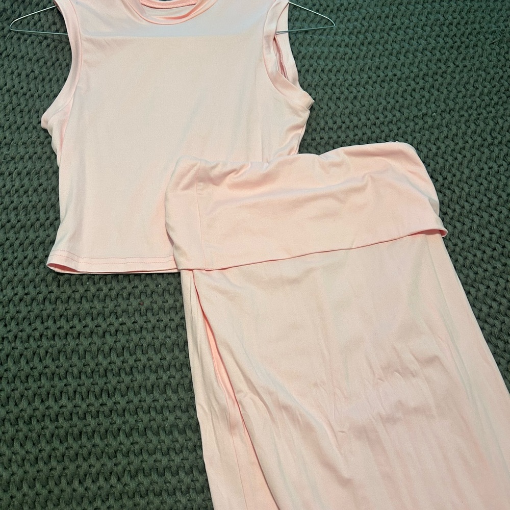 Amazon Light Pink Sleeveless Top and Skirt Set